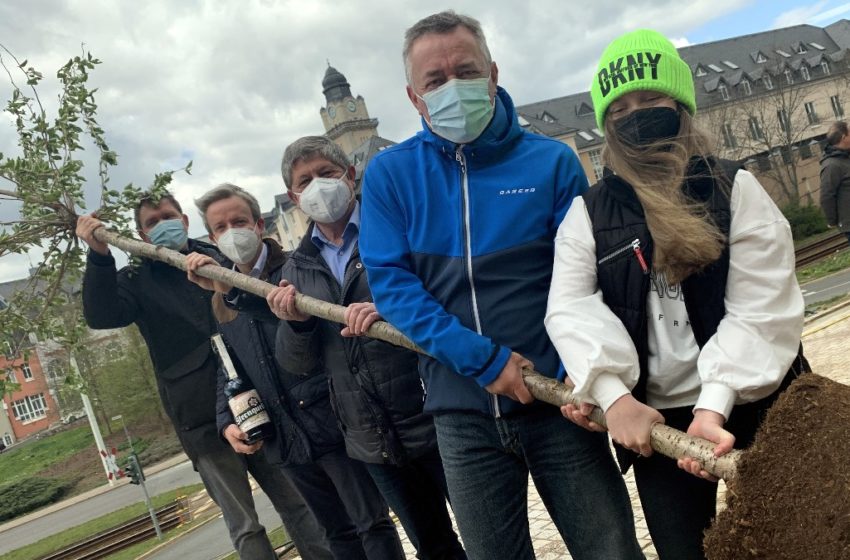 Im Bild von links: Rico Kusche (Initiative Plauen), Sternquell-Chef Jan Gerbeth, Steffen Krebs, Ralf Oberdorfer und Tochter Helena. Foto: Spitzenstadt.de