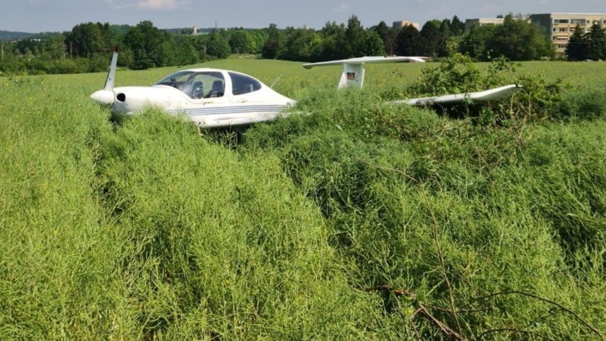 Flugzeug in Auerbach bei Landung verunglückt