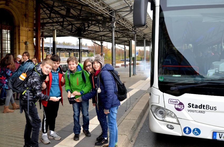 Mit den FerienTickets sechs Wochen lang Bus und Bahn fahren. Foto: VVV