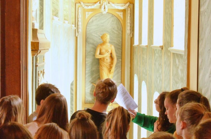 Schüler besuchen das Vogtlandmuseum in Plauen. Foto: Uwe Fischer