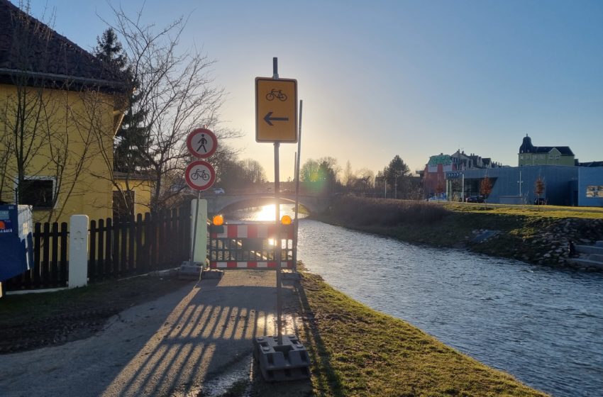 Gehwegbau an der Elster in Plauen