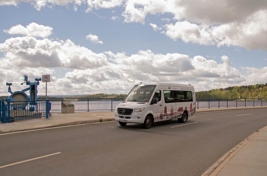 Mit der Linie 74 umsteigefrei von Plauen an die Talspeere Pöhl. Foto: Verkehrsverbund Vogtland