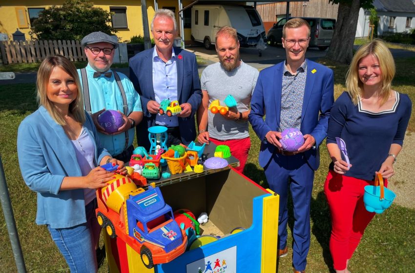 Sandspielzeugkisten für Plauens Spielplätze. Foto: Dachverband Stadtmarketing Plauen e.V.