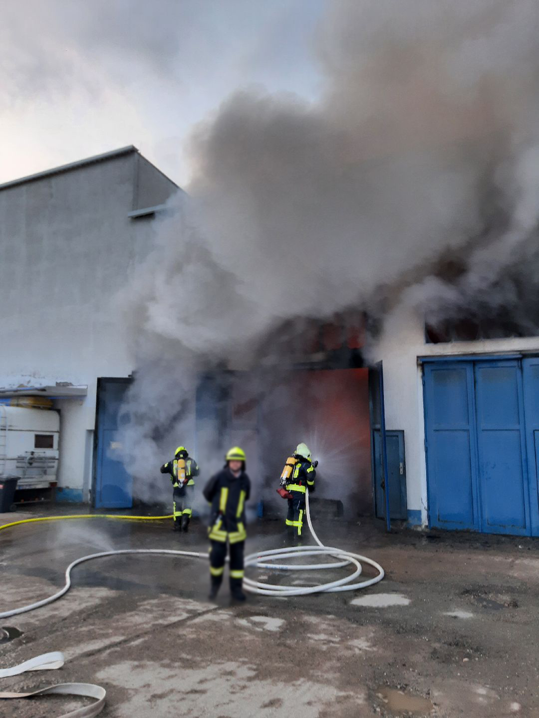 Polizei-Report Plauen-Vogtland: Brand einer Lagerhalle in Limbach