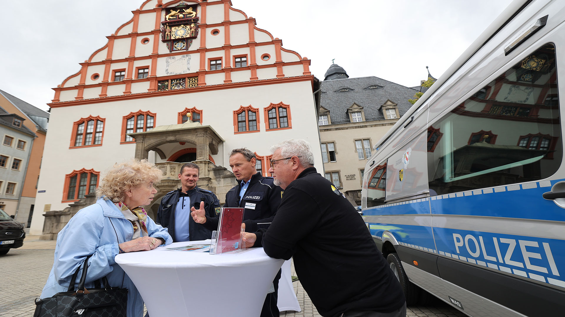 Polizeieinsatz in Plauen: Trickbetrügern und Einbrechern vorbeugen