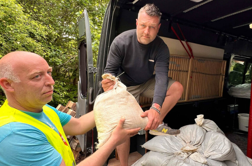 In Plauen sind mehr als 10.000 Sandsäcke gefüllt worden. Foto: S. Höfer