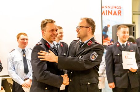 Andreas Gninka (stellv. Ortswehrleiter) und Marcel Antkowiak. Foto: FFW Plauen