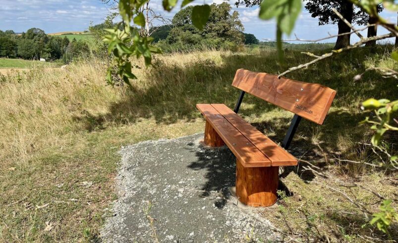 Sitzgruppe am Neuteich in Neundorf saniert. Foto: Stadt Plauen