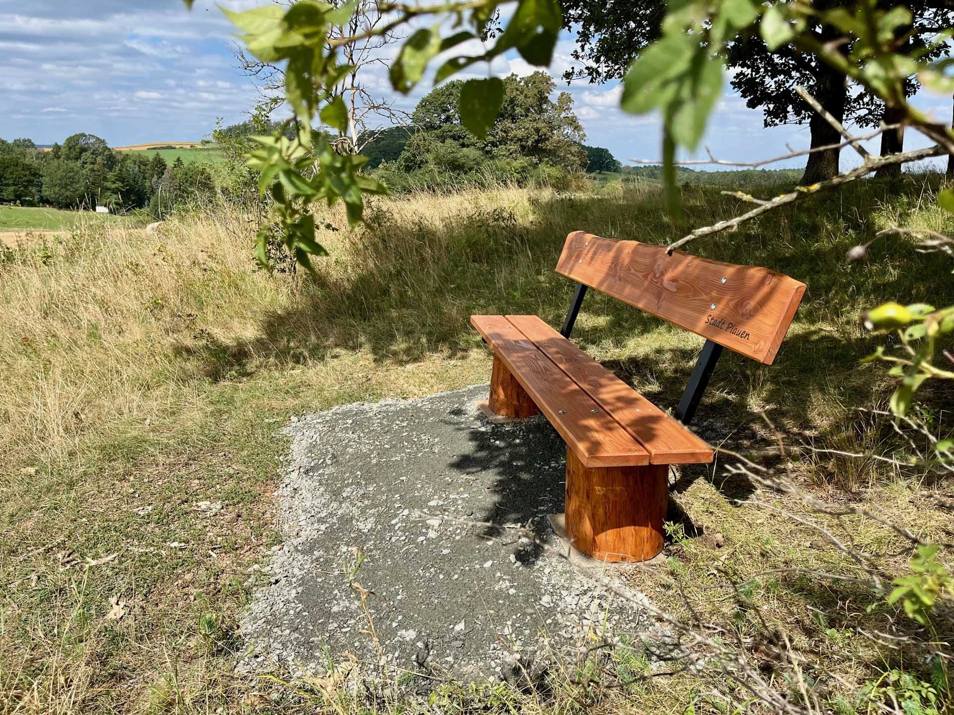 Neue Sitzgruppe in Plauen schon nach einer Woche beschmiert