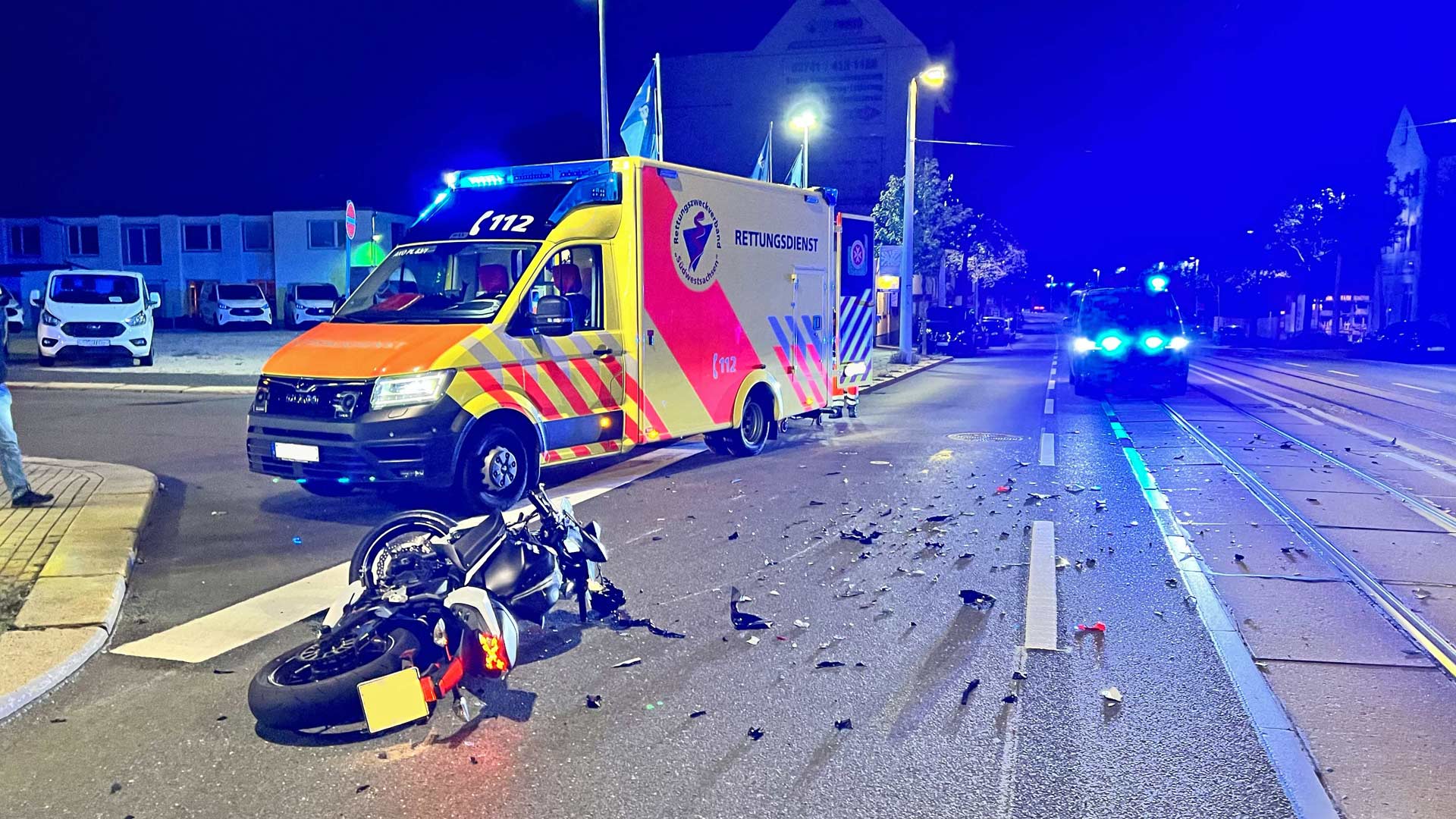 Angetrunkener Autofahrer fährt in Plauen Motorradfahrer an