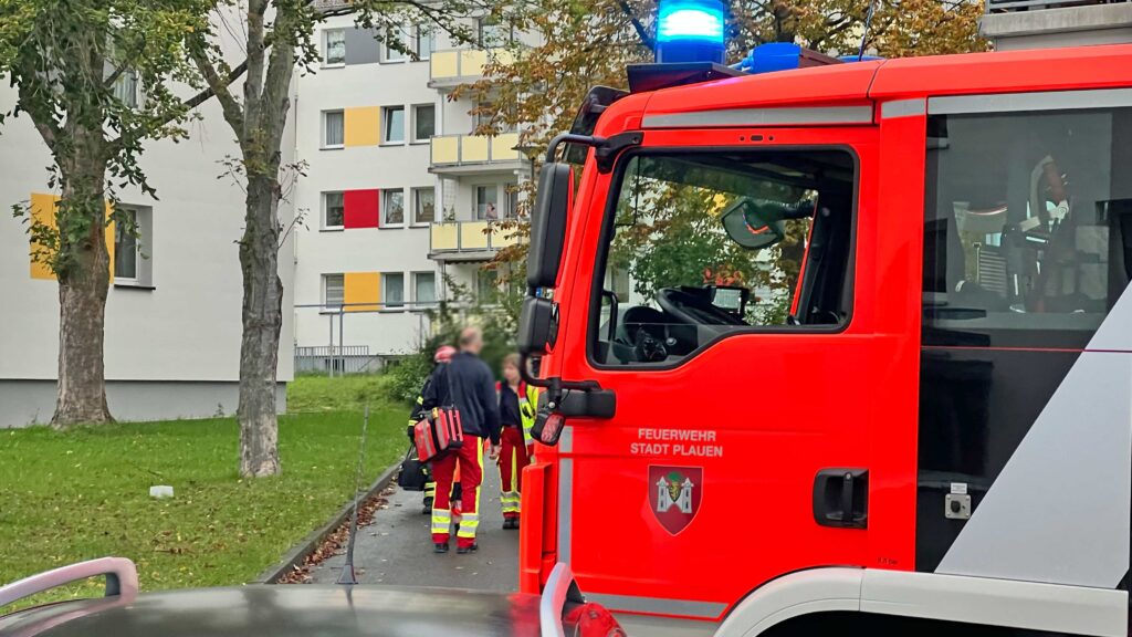 Feuer im Merhfamilienhaus an der Erich-Kästner-Straße in Plauen. Foto: Sebastian Höfer