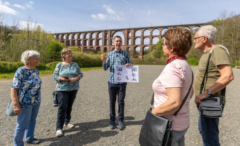 Hannes Reinhold aus Lauschgrün liebt die Göltzschtalbrücke. Foto: David Rötzschke/Landratsamt Vogtlandkreis