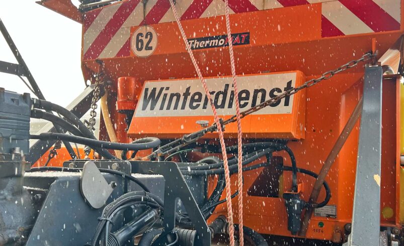 Der Winterdienst ist im Vogtland im Einsatz. Foto: S. Höfer