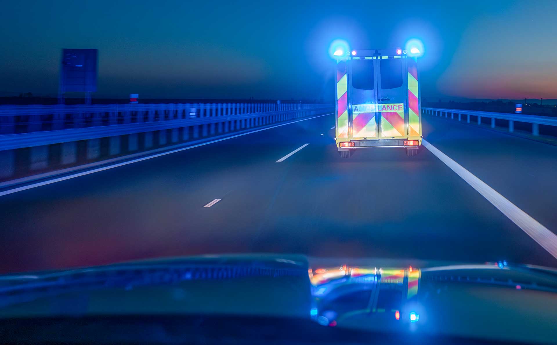 Der Rettungsdienst ist im Einsatz. Foto: envato