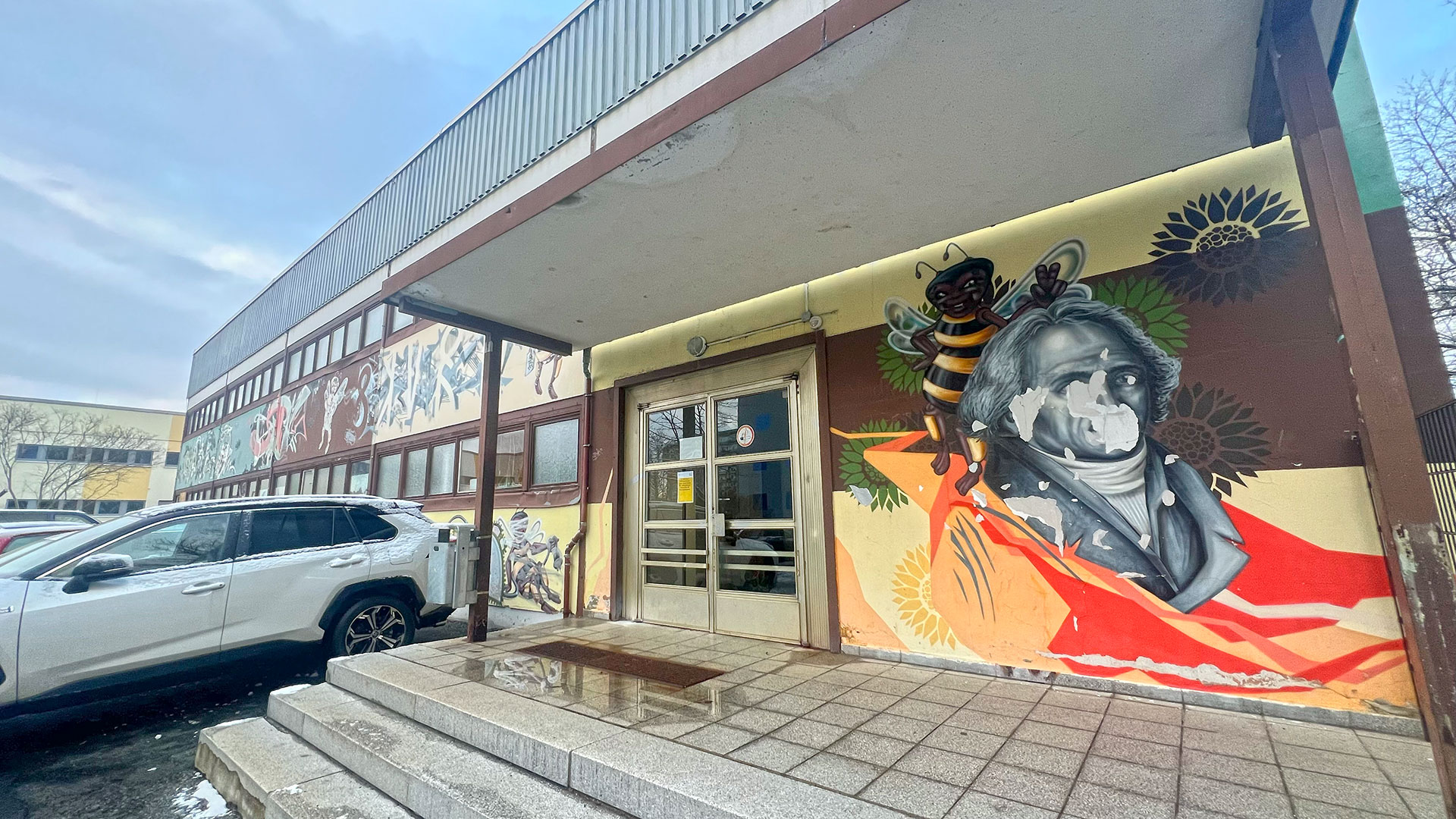 Die Turnhalle an der Anton-Kraus-Straße im Plauener Stadtteil Chrieschwitz. Foto: Sebastian Höfer