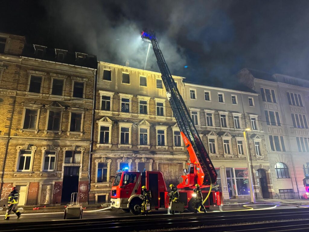 Schwerer Brand an der Pausaer Straße in Plauen. Foto: Stadt Plauen