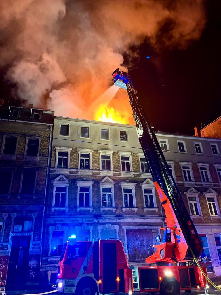 Schwerer Brand an der Pausaer Straße in Plauen. Foto: Stadt Plauen