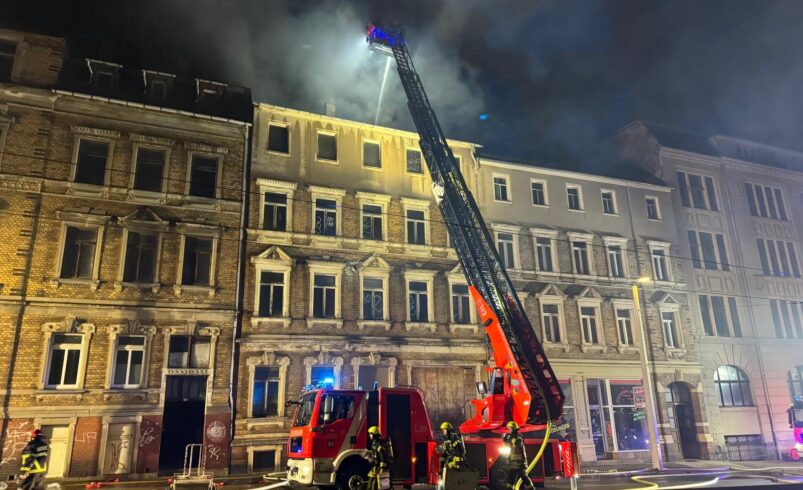 Schwerer Brand an der Pausaer Straße in Plauen. Foto: Stadt Plauen