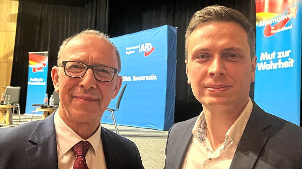 AfD-Sachsenchef Jörg Urban mit Mathias Weiser, dem Bundestagskandidaten der AfD im Vogtland. Foto: Spitzenstadt.de